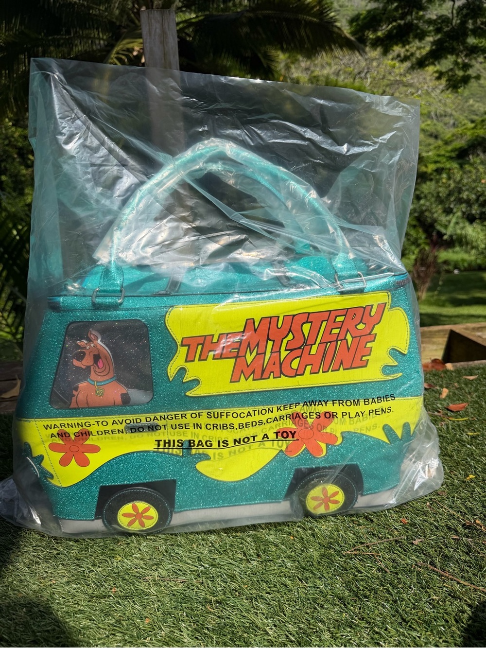 Dolls kill Scoobydoo The Mystery Machine weekender bag - Picture 2 of 8